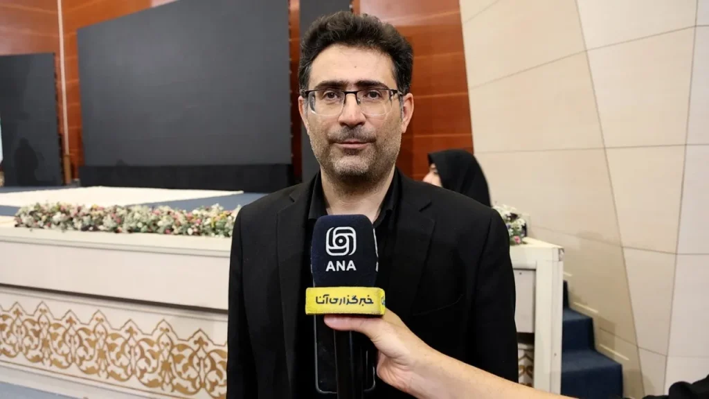 گام تازه دانشگاه آزاد برای تقویت کرسی‌های نظریه‌پردازی در علوم انسانی/ ۳۳ کمیته استانی برای تسهیل و حمایت از کرسی‌های نظریه‌پردازی تشکیل شد