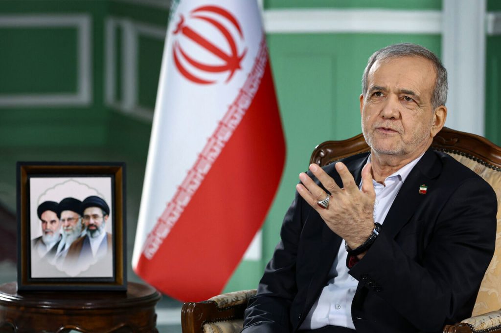پزشکیان: ۹ بند تفاهم‌نامه اسلام آباد تعهدات آمریکاست/ به گفتگو ادامه خواهیم داد، اما.../ کسانی که دستی در آتش ندارند تحلیل‌های خود را در جیب خود بگذارند