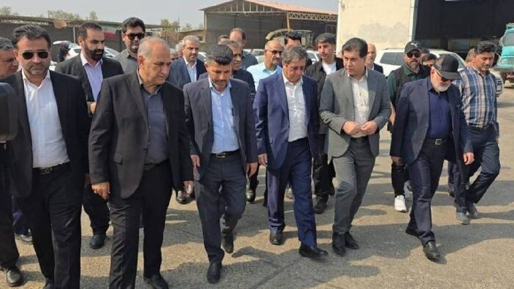 ۵۰۰ میلیون دلار به بازار ارز تزریق شد/ ارزپاشی نمی‌کنیم، ذخایر کافی است