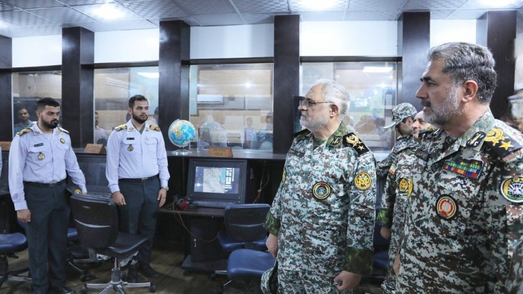 بازدید سرتیپ الهامی از نمایشگاه دستاورد‌های دانشگاه پدافند هوایی خاتم
