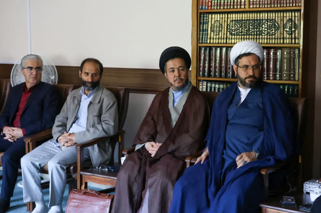 فعالان فرهنگی عرصه امر به معروف و نهی از منکر با امام جمعه تبریز دیدار کردند+ تصاویر