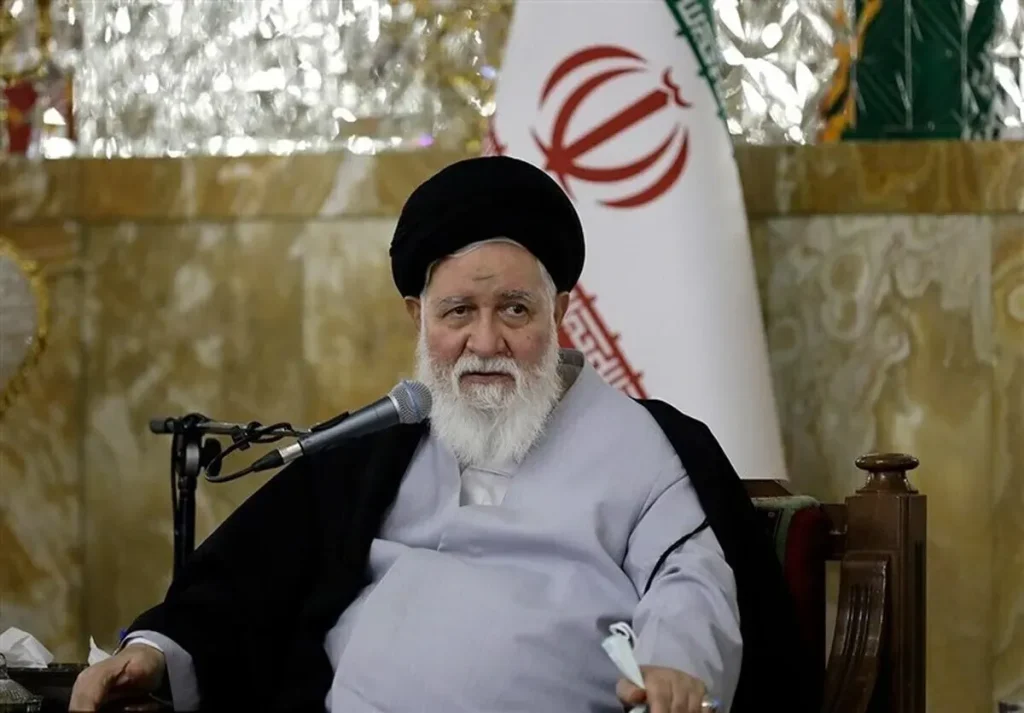 هشدار نماینده ولی‌فقیه به مسئولان / علم‌الهدی: می‌خواهند با فشار اقتصادی، اختلافات داخلی را بالا ببرند