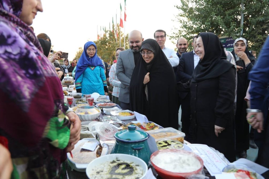 عضو شورا در نمایشگاه فرهنگی ورزشی بوستان ولایت