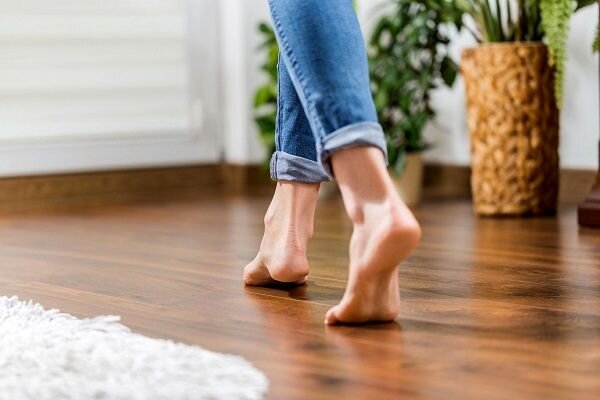 بعد از غذا بنشینیم یا راه برویم؟ | معجزه چند دقیقه پیاده‌روی سبک