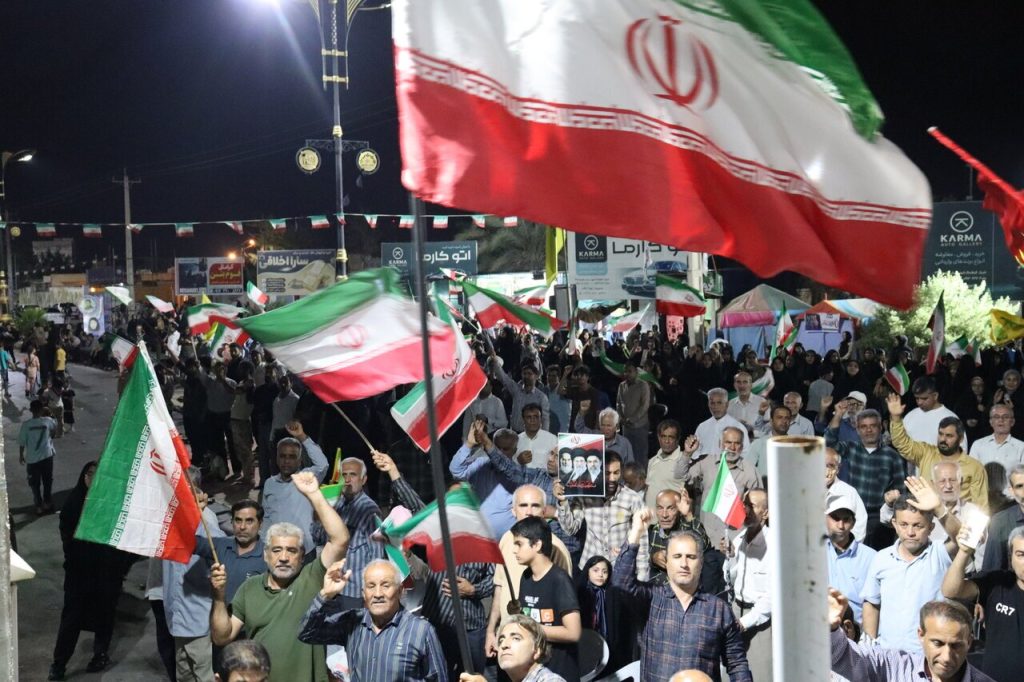 وقتِ مبعوث شدن آمده برخاسته ایم ...