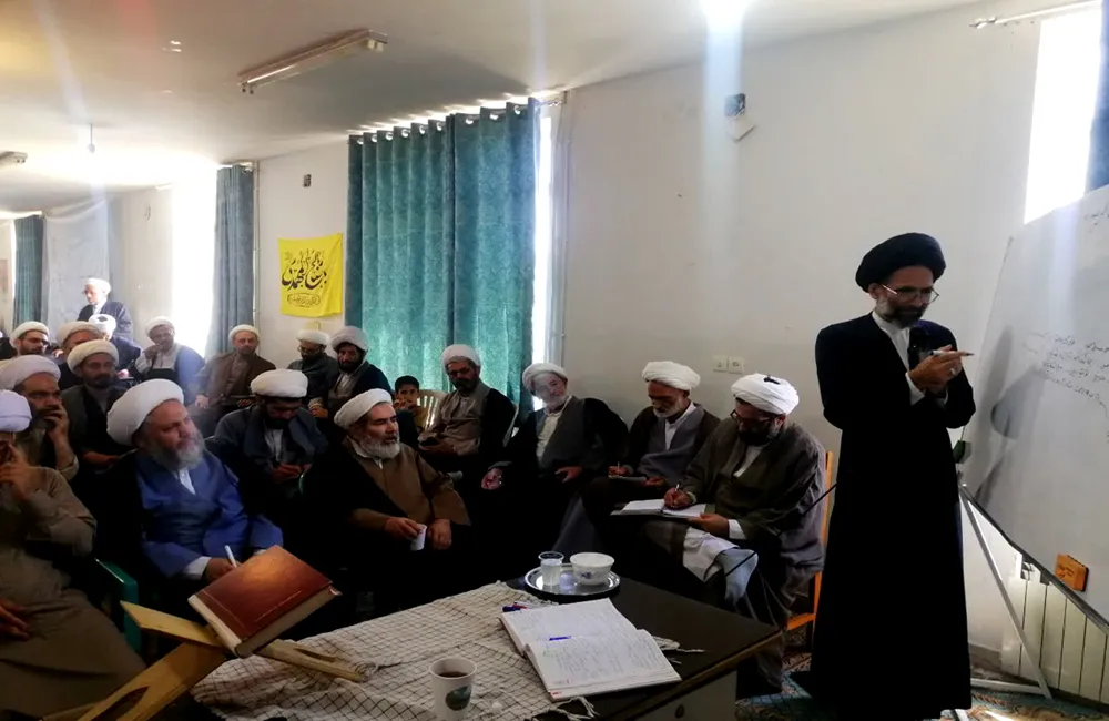 مسجد تراز انقلاب اسلامی باید به پایگاه بصیرت‌افزایی تبدیل شود