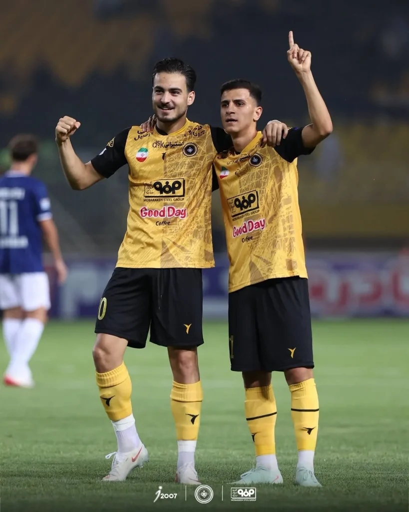 سپاهان 2-0 گل گهر؛ غرش کسری طاهری در شب طلایی دیار زاینده‌ رود