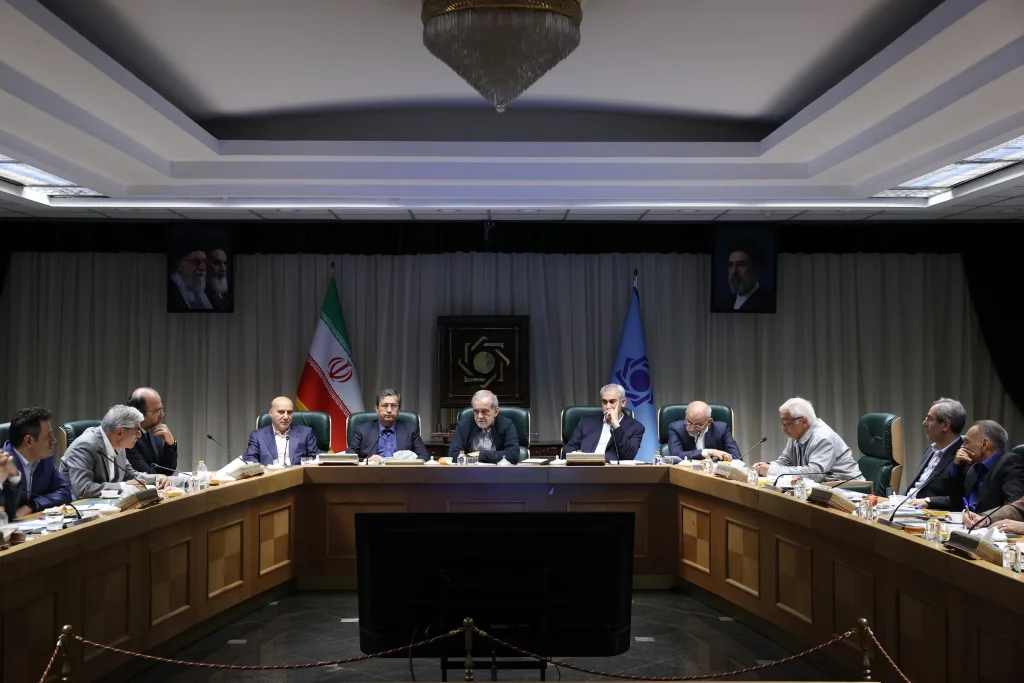 پزشکیان: در مقابل فشار‌های اقتصادی همچنان که تاکنون ایستاده‌ایم، می‌ایستیم