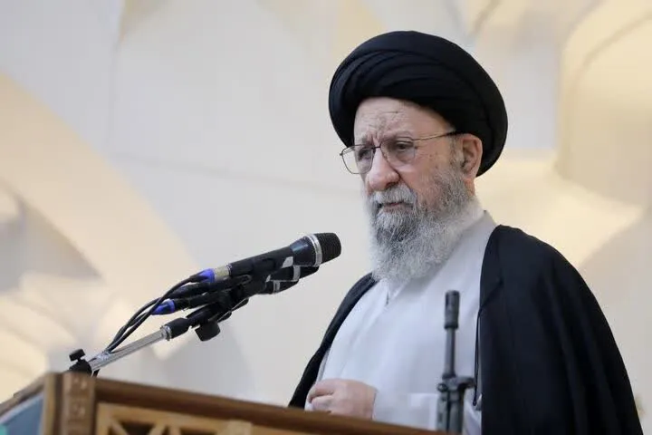 وحدت رمز عبور ایران از فشارهای دشمن است