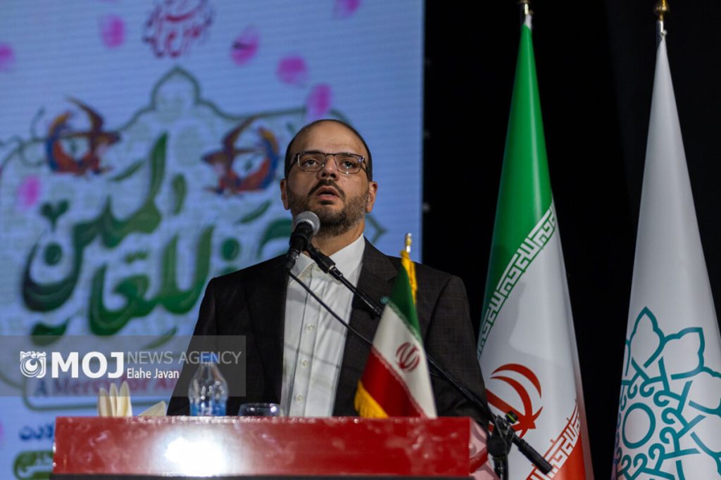 فرهنگ و هنر باید در برابر ظلم و تبعیض بایستد