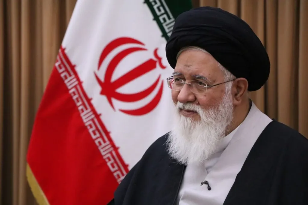 علم الهدی : دشمن می‌خواهد جریان‌های انحرافی را به‌صورت اردوکشی به خیابان‌ها بریزد