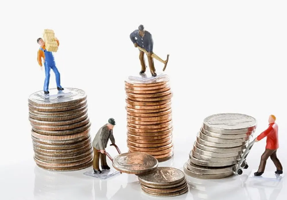 ترمیم دستمزد کارگران؛ مُسکن معیشت یا تهدید اشتغال؟