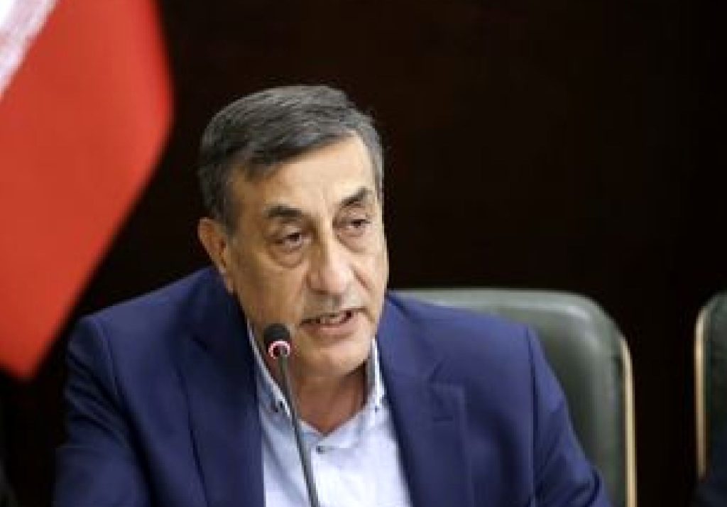 قائم‌پناه: توزیع بنزین در کشور عادلانه نیست/ باید تغییراتی در حامل‌های انرژی انجام شود