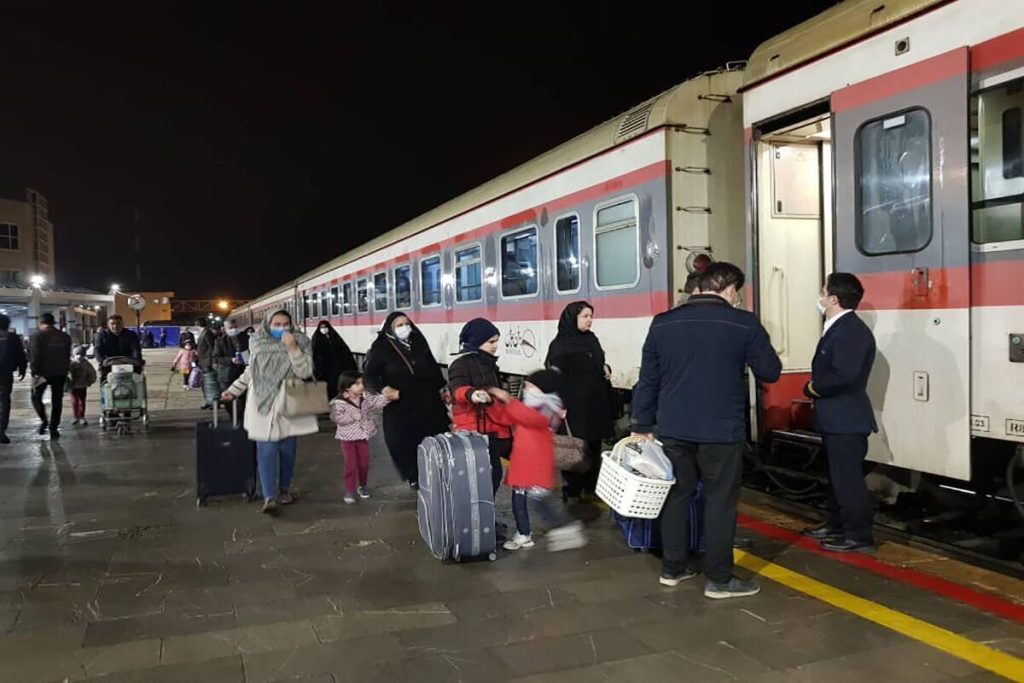 قطار؛ امن‌ترین راه سفر مردم با جیب‌های کم‌توان/ ناوگان ریلی تقویت شود
