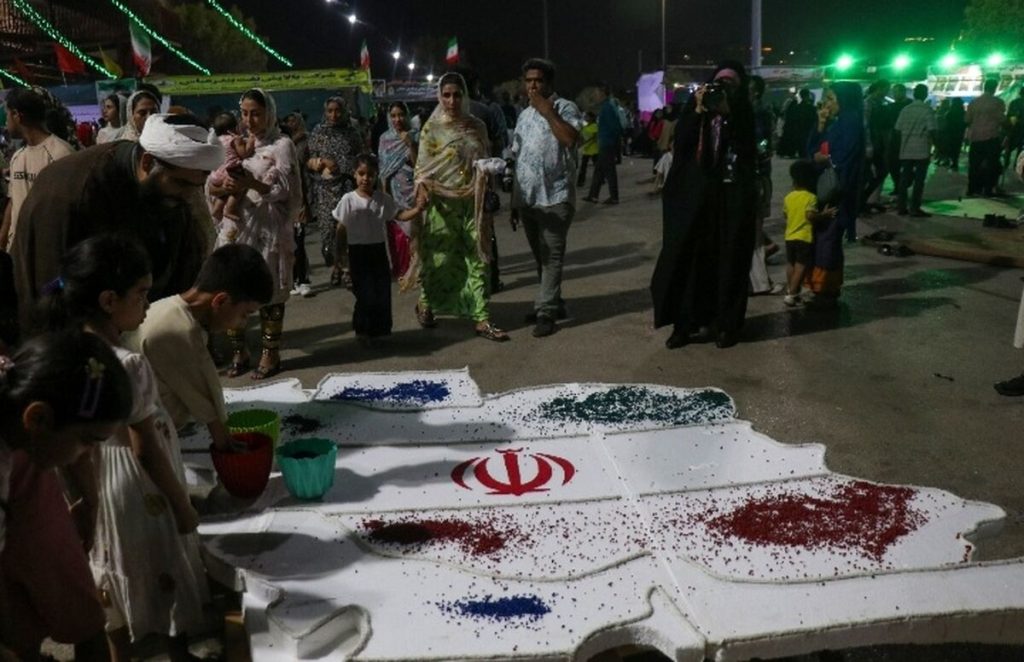 «مهمانی امت احمد (ص)» در بندرعباس/شرجی خلیج‌فارس حریف شور وحدت نشد