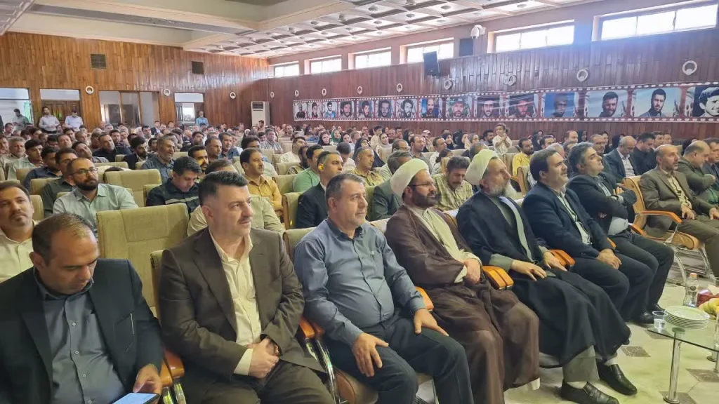 مراسم جشن میلاد پیامبر اکرم(ص) و هفته وحدت در شرکت توزیع نیروی برق قزوین برگزار شد