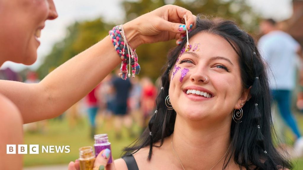 Off to Reading or Leeds? Here's your guide to festival make-up (without the toxins)