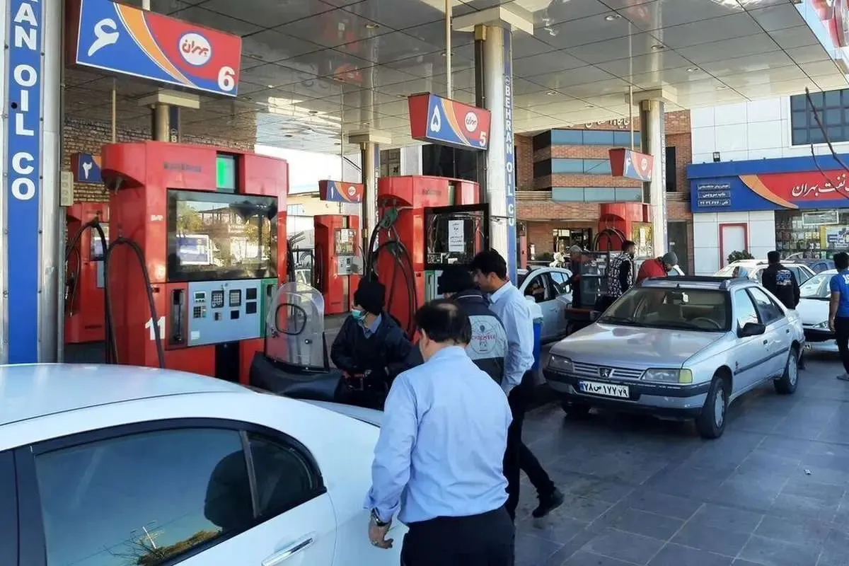 روزنامه جمهوری اسلامی: طرح تخصیص بنزین به همه مشکوک و زیانبار است