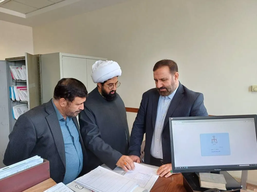 بازدید سرزده دادستان تهران از دادسرای ناحیه ۳۸/ تأکید صالحی بر تسریع در رسیدگی‌ها و صیانت از حقوق مراجعان