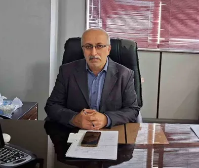 کارمندان سرمایه‌های انسانی و پشتوانه حرکت دانشگاه آزاد به سوی توسعه و تعالی هستند