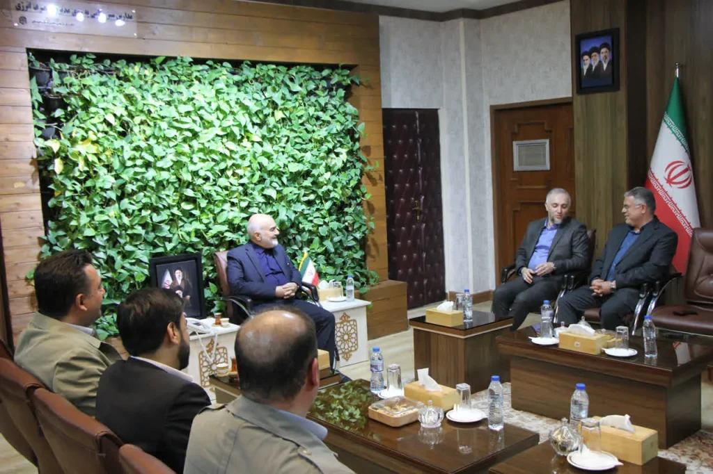 استاندار خوزستان: احزاب از فعالیت‌های مقطعی به برنامه‌محوری روی آورند / نام این نظام باید برای مردم تداعی‌کننده امید و خدمت باشد
