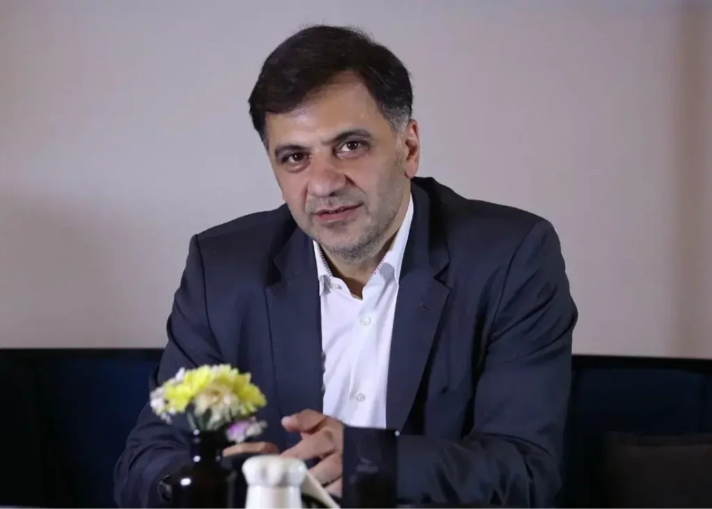 هر چه قانون بگوید همان را عمل می‌کنیم؛/ هشدار کریمی: فقط بیرانوند نیست، سرباز زیاد داریم!