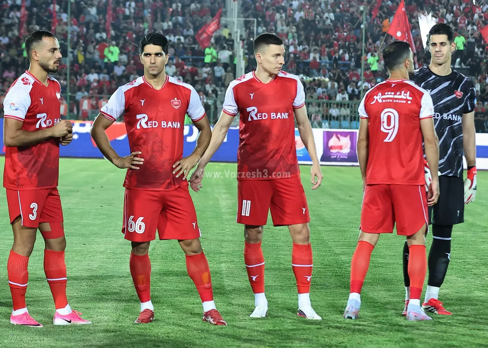 سرگیف به زمین برمیگردد؟/ ترکیب احتمالی پرسپولیس با 11 ستاره