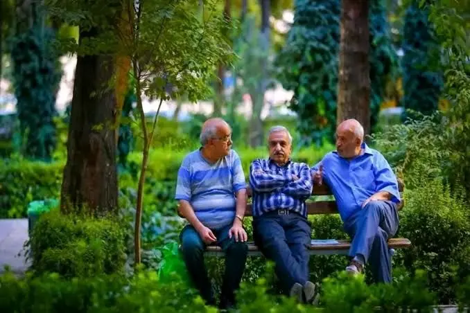 شوک به فیش حقوقی بازنشستگان کشوری / کسر ناگهانی ۳ میلیون تومان بدون اطلاع قبلی!