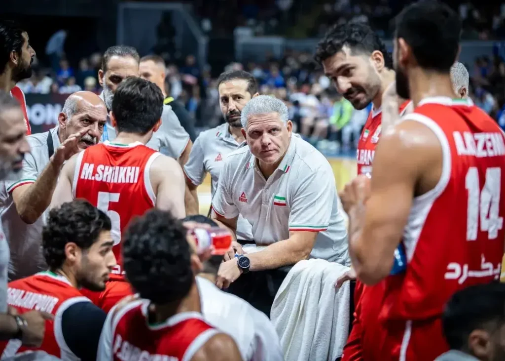 مانولوپولوس: مشکل ایران در دفاع بود:/ انتقاد سرمربی یونانی از عملکرد ملی‌پوشان بسکتبال!