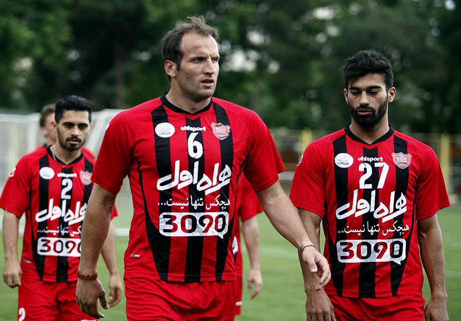 بنگر: عالیشاه مثل ما بی‌مراسم از پرسپولیس رفت
