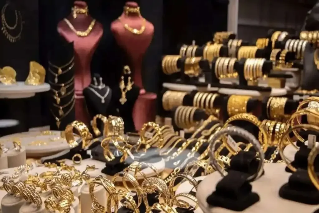 سقوط آزاد طلای جهانی؛ اونس طلا به ۴۳۰۲ دلار سقوط کرد/ قیمت طلا باز هم پایین می‌آید؟