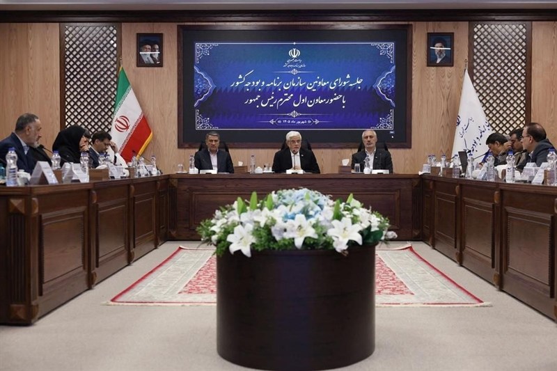 عارف: هنر دولت اداره کشور با منابع محدود است