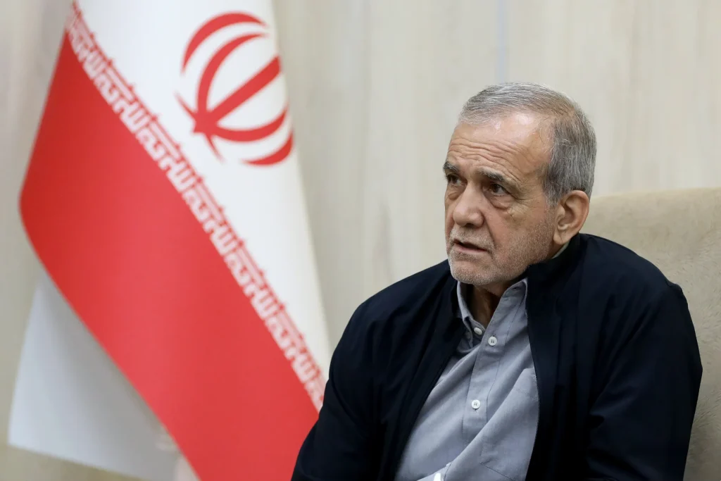 پزشکیان: دولت در مدیریت فرایند اصلاح الگوی مصرف پیشگام است/ سالنهای همایش و استخرهای متعلق به دولت ادغام میشوند
