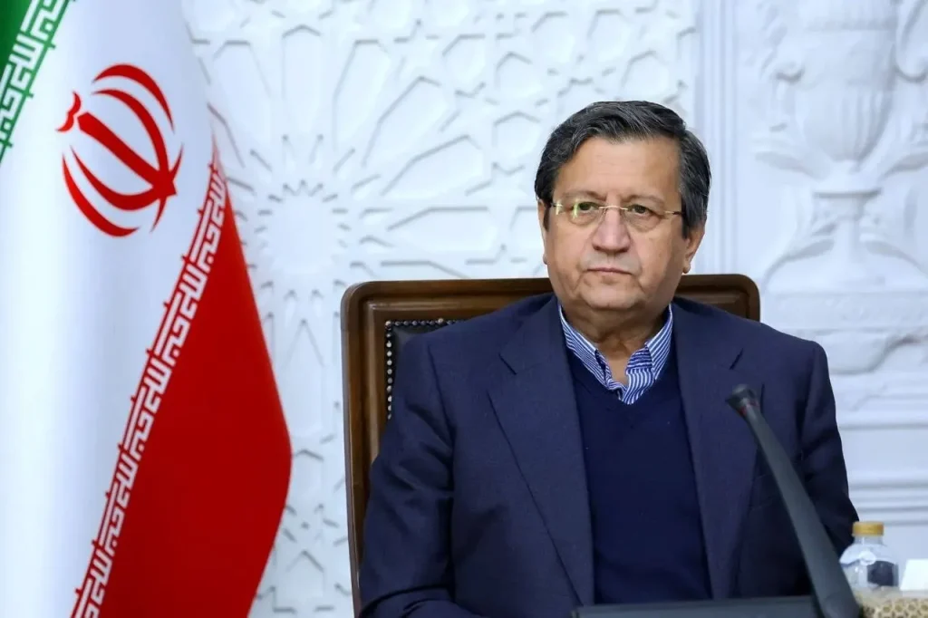 همتی: بانک مرکزی به‌موقع و با قدرت در بازار مداخله خواهد کرد