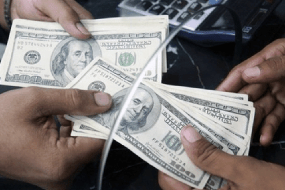 پیش بینی قیمت دلار یکشنبه 15 شهریور 1405؛ عبور دلار از 230 هزار تومان