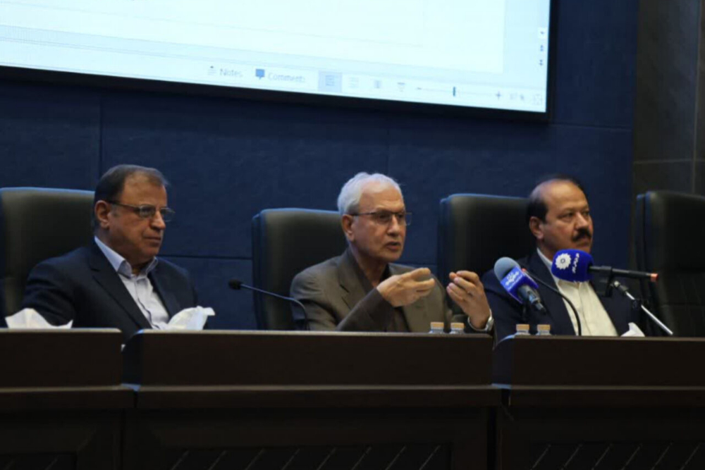 ربیعی: باید الگوی زیست سازگار با شوکهای اقتصادی طراحی کنیم