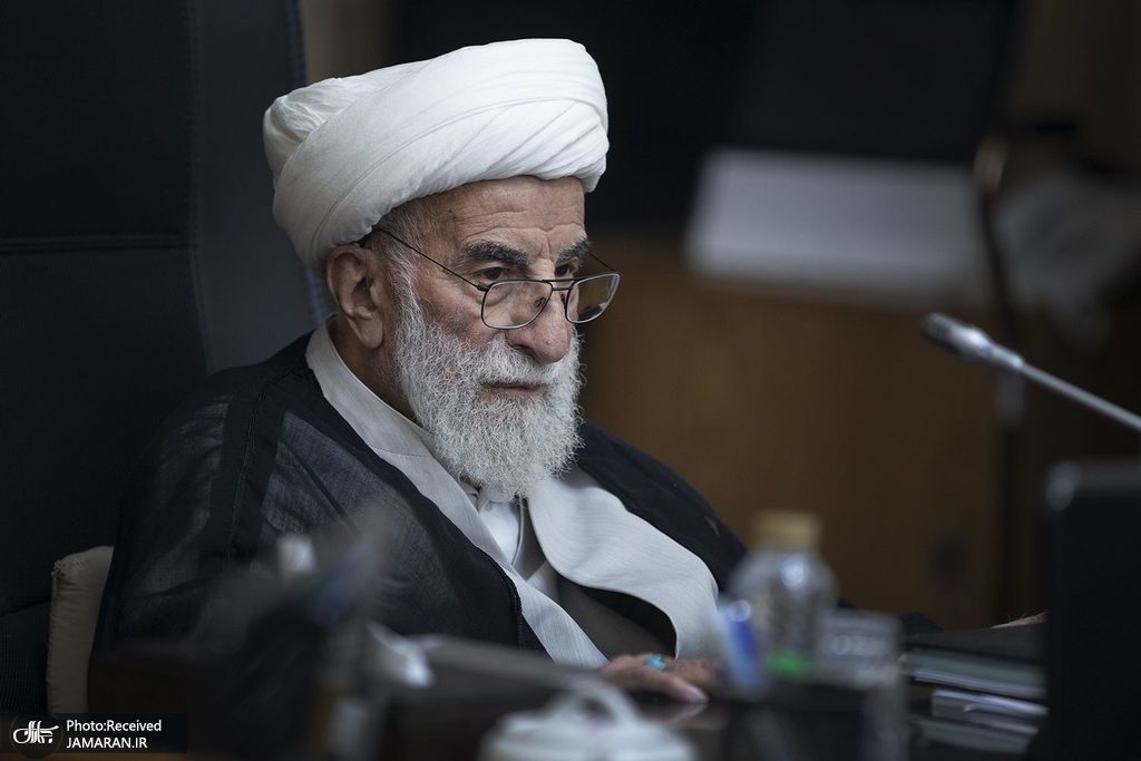 آیت‌الله جنتی: مقابله با جنگ اقتصادی فقط با سخنرانی و توصیه نیست/ جنگ اقتصادی همانند میدان نظامی باید جدی گرفته شود