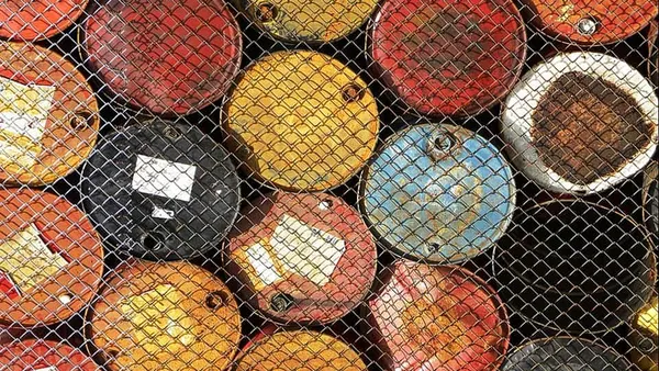 طوفان ۱۰۰ دلاری در بازار نفت؛ تنگه هرمز در سکوت، ذخایر آمریکا در وضعیت قرمز ‌