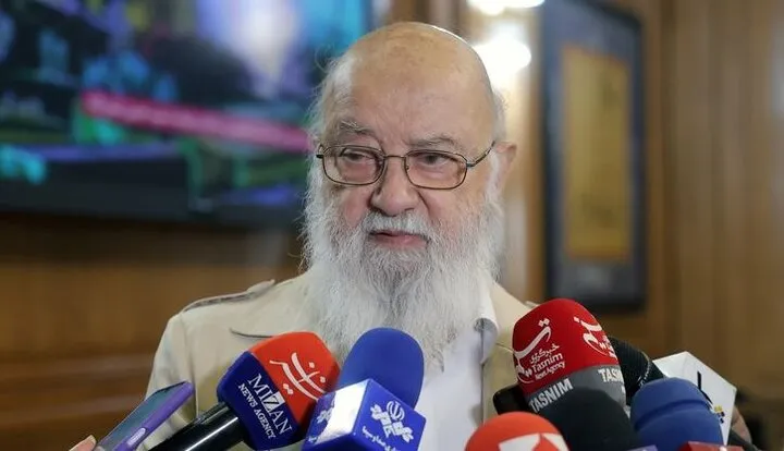 بلیت مترو و BRT همچنان رایگان ماند / چمران: منتظر تصمیم جدید باشید