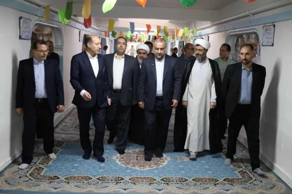 رئیس سازمان زندان‌ها از زندان مرکزی مشهد بازدید کرد/۴۰۸ زندانی واجد شرایط آزاد شدند