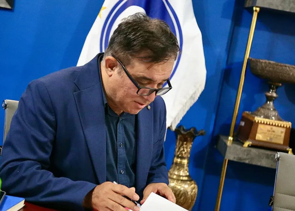 پای آن تیم دیگر وسط بود جام داده شده بود/ کنایه تند تاجرنیا به سازمان لیگ و پرسپولیس