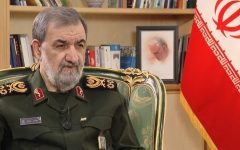 دبیر شورای امنیت ملی؛ تنگه هرمز بسته است | نفت می‌فروشیم پولش هم برمی‌گردد
