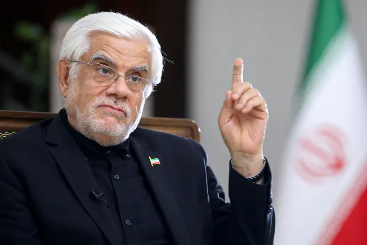 فرودگاه قم دوباره روی میز دولت/ عارف چه وعده‌ای داد؟