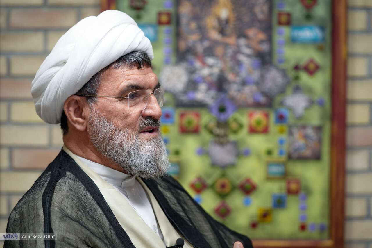 فرمانده پیشین بسیج: امام به طراحان انحلال ارتش گفت می‌خواهید با چوب‌دستی دفاع کنید؟/ آیا هنگام جنگ بلدید خلبانی کنید؟ یا پشت تانک‌ بنشینید؟