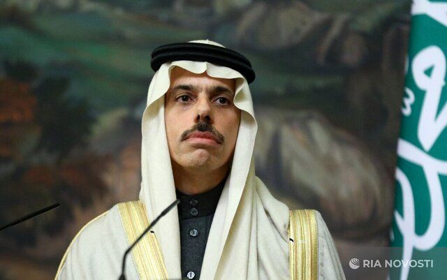 گفت‌وگوی تلفنی وزیر خارجه عربستان با ایران و پاکستان/ محور اصلی این تماس ها چه بود؟