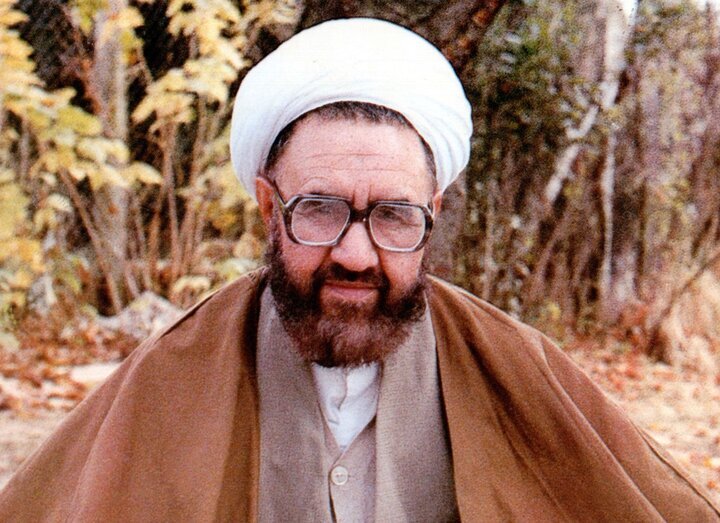 پیامبر(ص) چرا قباهای بلند را کوتاه کرد و روی خاک نشست؟