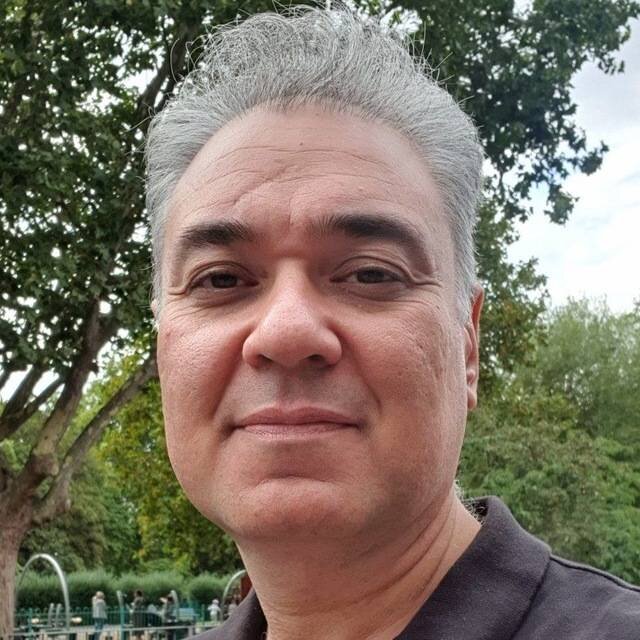 چگونه امپراتوری «کمیابی و انحصار» در برابر درخشش شیشه‌ای آزمایشگاه‌ها به چالش کشیده شد