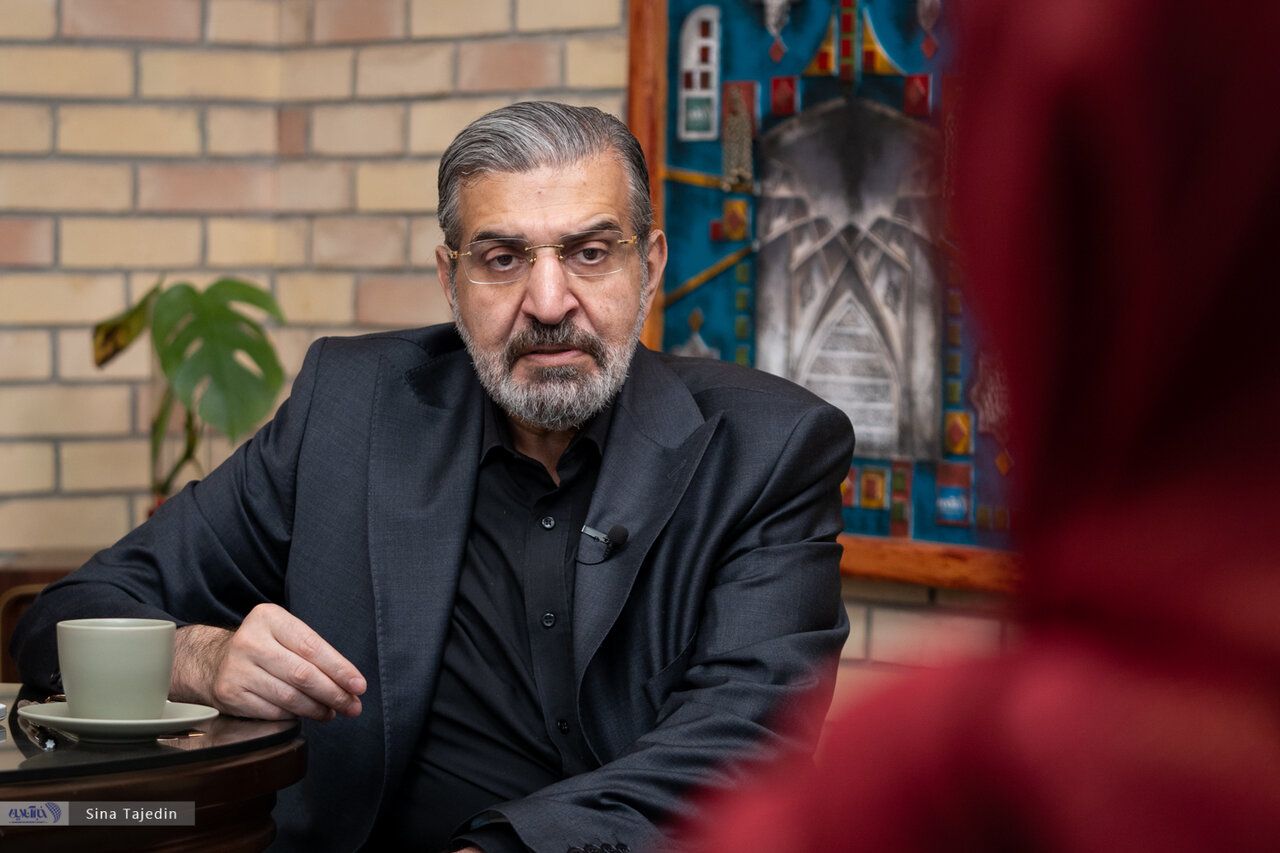 صادق خرازی: آن زمانی که چینی‌ها می‌خواستند در کشور ما یک پایگاه امنیتی داشته باشند، ما خواب بودیم/ دنیای امروز، دنیای بده‌بستان است