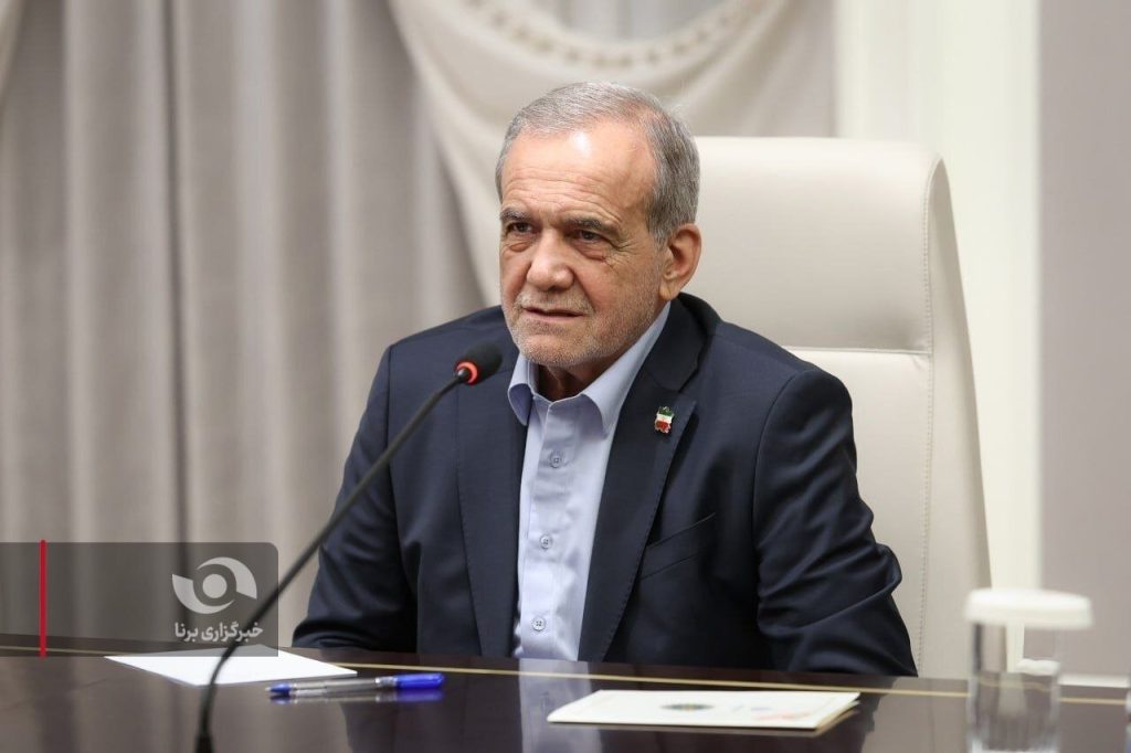 پزشکیان: گاهی تصور می‌کنیم باید یک نفر دستور بدهد و دیگران اطاعت کنند، اما با این روش کار را خراب می‌کنیم/ نباید اندیشه را به زنجیر بکشیم