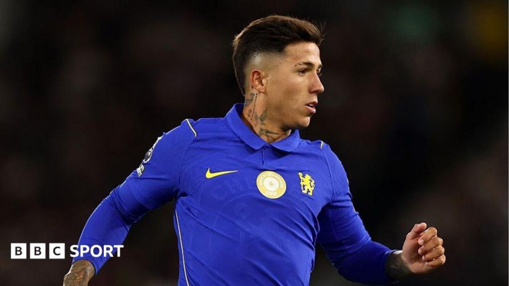 Man City open talks with Chelsea over Fernandez move